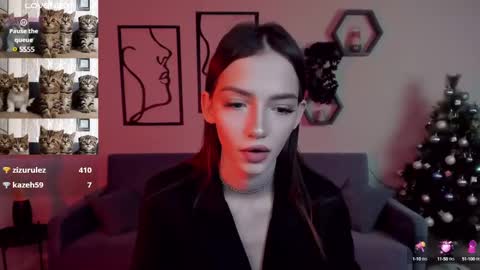 Snapshot of sophiecherrie chatting on 01.09.25 Sophie online show from 01.09.25