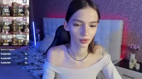 Snapshot of sophiecherrie chatting on 02.06.25 Sophie online show from 02.06.25
