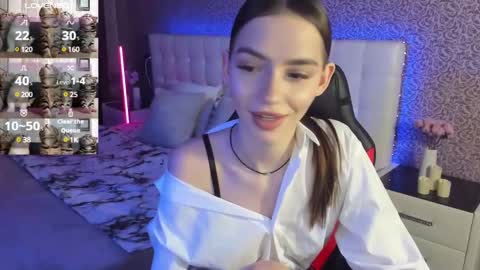 Snapshot of sophiecherrie chatting on 02.09.25 Sophie online show from 02.09.25