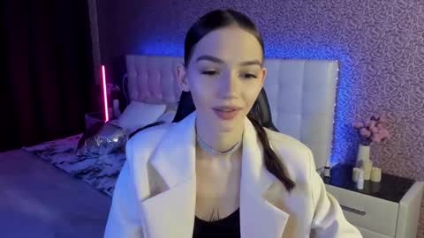 Snapshot of sophiecherrie chatting on 02.25.25 Sophie online show from 02.25.25