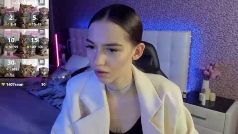Snapshot of sophiecherrie chatting on 02.25.25 Sophie online show from 02.25.25