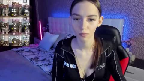 Snapshot of sophiecherrie chatting on 03.04.25 Sophie online show from 03.04.25