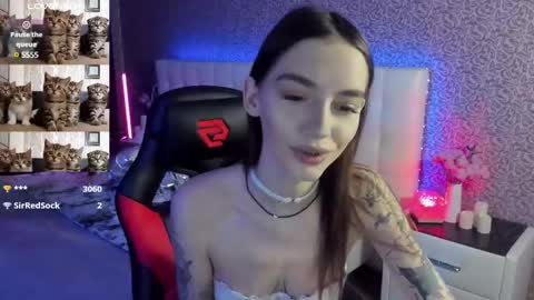 Snapshot of sophiecherrie chatting on 03.12.25 Sophie online show from 03.12.25
