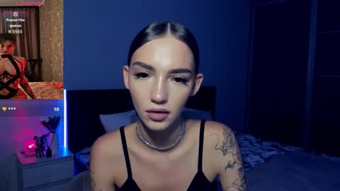 Snapshot of sophiecherrie chatting on 09.19.25 Sophie online show from 09.19.25