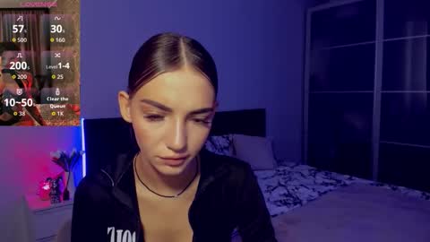 Snapshot of sophiecherrie chatting on 10.04.25 Sophie online show from 10.04.25