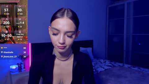 Snapshot of sophiecherrie chatting on 10.20.25 Sophie online show from 10.20.25