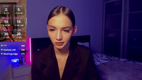 Snapshot of sophiecherrie chatting on 10.22.25 Sophie online show from 10.22.25