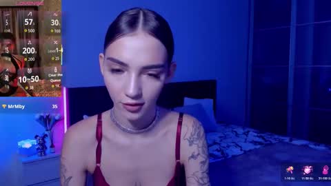 Snapshot of sophiecherrie chatting on 10.24.25 Sophie online show from 10.24.25