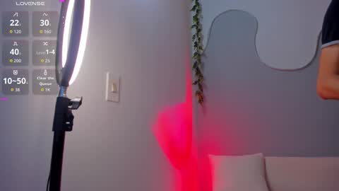 Sophie online show from 12.18.25