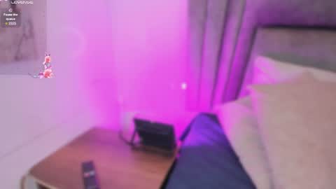 Snapshot of sophiee_smith chatting on 06.25.26 Sophie online show from 06.25.26