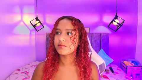 Snapshot of sophiee_velvet chatting on 09.24.25 online show from 09.24.25