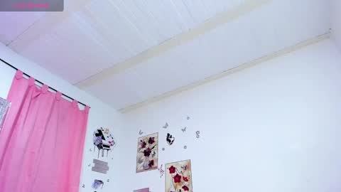 Snapshot of sophieewoods chatting on 12.18.24 Sophie Woods  online show from 12.18.24