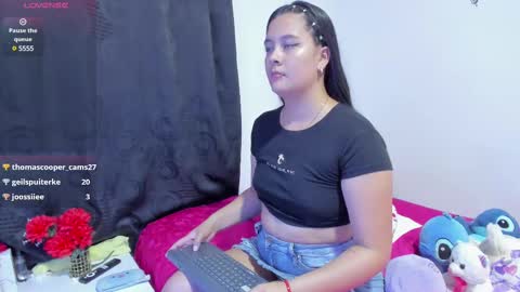 Snapshot of sophieewoods chatting on 02.19.25 Sophie Woods  online show from 02.19.25