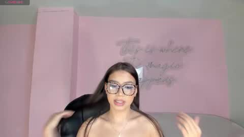 Snapshot of sophiehouston_ chatting on 07.08.26 Sophie Houston online show from 07.08.26