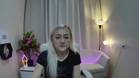 Snapshot of sophiekittyy chatting on 03.19.26 sophiekittyy online show from 03.19.26