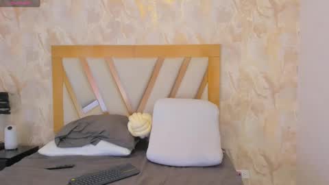 Sophie online show from 02.28.25