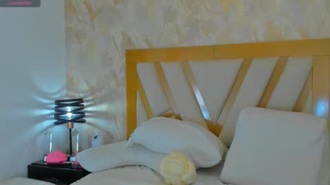 Sophie online show from 09.18.25