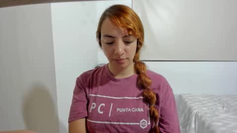 Snapshot of sophielatina chatting on 04.16.26 Sophia online show from 04.16.26