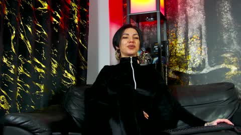 Snapshot of sophiepriestess chatting on 12.15.24 SophiePriestess online show from 12.15.24