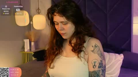 Snapshot of sophiepure chatting on 04.20.26 Sophie online show from 04.20.26