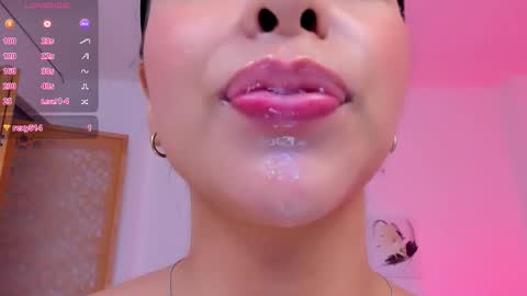 Snapshot of sophierooy chatting on 09.23.25 sophierooy online show from 09.23.25