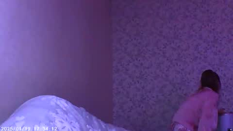 Snapshot of sophiesuvi chatting on 01.18.25 Sophie and my bestie Mandy    online show from 01.18.25