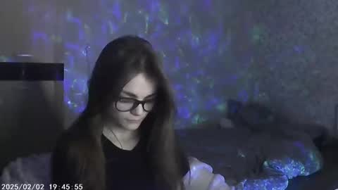 Snapshot of sophiesuvi chatting on 02.01.25 Sophie and my bestie Mandy    online show from 02.01.25