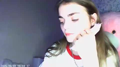 Snapshot of sophiesuvi chatting on 10.18.25 Sophie and my bestie Mandy    online show from 10.18.25