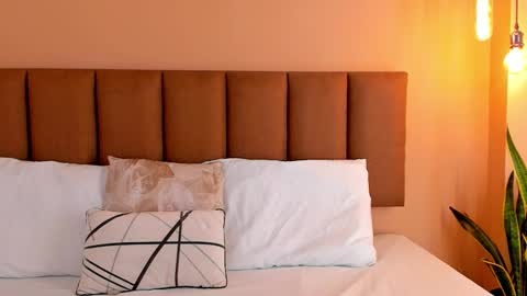 sophieturner_mg online show from 02.05.26