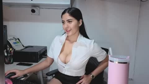 Sophiee online show from 04.12.26