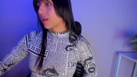 Snapshot of sophy_smilesweet chatting on 01.02.25 SOPHY ROGERS online show from 01.02.25