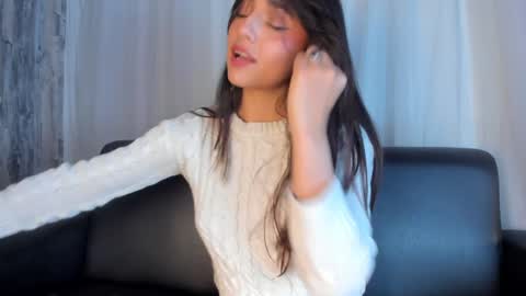 Snapshot of sophy_smilesweet chatting on 01.10.25 SOPHY ROGERS online show from 01.10.25