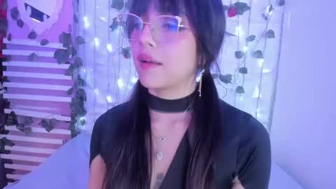Snapshot of sophy_smilesweet chatting on 01.31.25 SOPHY ROGERS online show from 01.31.25