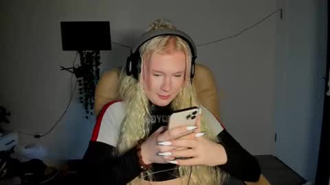 soska_albinosk online show from 12.16.25