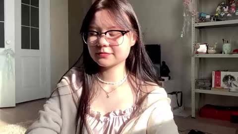 lily online show from 10.19.25