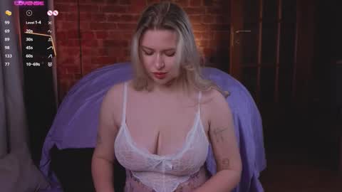 Snapshot of soulmeinme chatting on 11.13.25 soulmeinme online show from 11.13.25