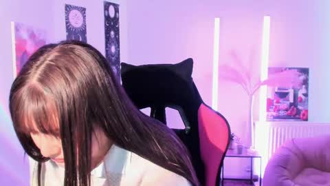 Snapshot of sour_cherry_ chatting on 04.30.26 Jennie online show from 04.30.26