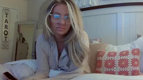 Snapshot of southernbarbii chatting on 12.29.24 Your Barbii online show from 12.29.24