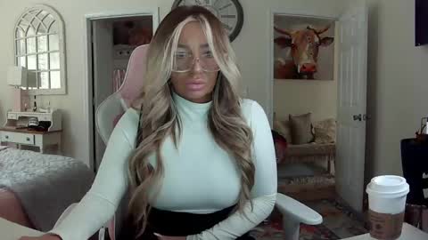 Snapshot of southernbarbii chatting on 02.12.25 Your Barbii online show from 02.12.25