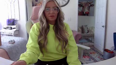 Snapshot of southernbarbii chatting on 02.18.25 Your Barbii online show from 02.18.25