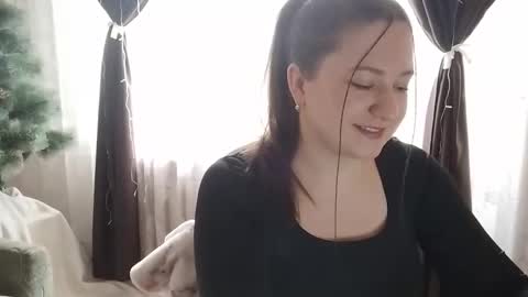 Snapshot of sovagloomy chatting on 12.22.25 sovagloomy online show from 12.22.25