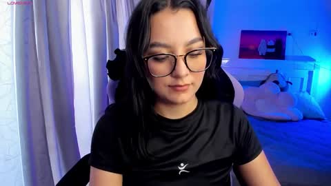 Lili online show from 01.17.25