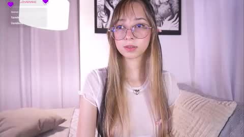 Snapshot of soy_iris chatting on 09.30.25 Irisita online show from 09.30.25