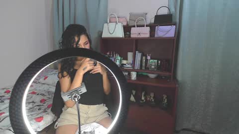 Snapshot of soy_miauhg chatting on 01.31.25 Miauhg online show from 01.31.25