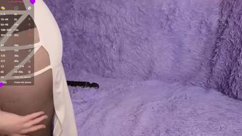 Snapshot of soy_milk chatting on 03.07.25 Nicole online show from 03.07.25