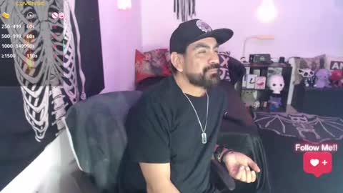 Snapshot of soyelcarlitos chatting on 05.15.26 El Carlitos online show from 05.15.26