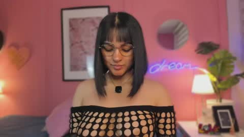 Snapshot of soysaraa_ chatting on 05.05.26 Aleja online show from 05.05.26