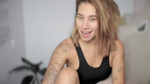 brisa  s online show from 02.15.25