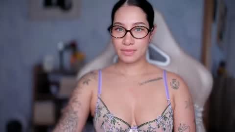 Snapshot of soytulu_ chatting on 06.21.26 brisa s online show from 06.21.26