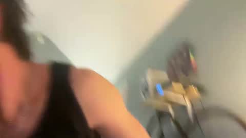 Snapshot of spacecase843 chatting on 01.28.25 TrndSettrz online show from 01.28.25